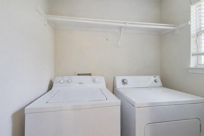 Building Photo - 500 E 48th St