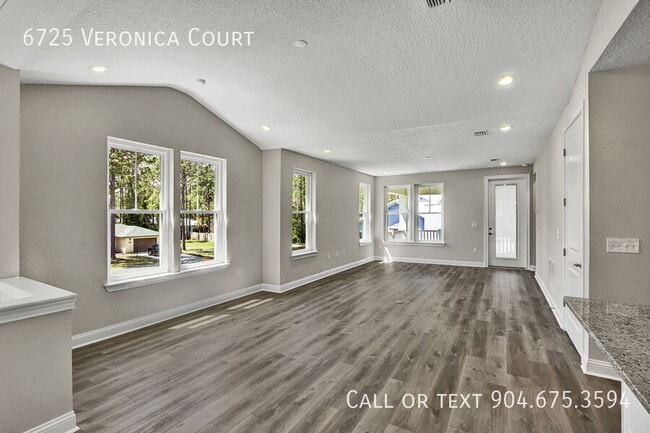 Building Photo - 6725 Veronica Ct