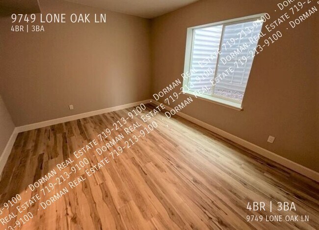 Building Photo - 9749 Lone Oak Ln
