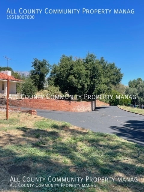 Building Photo - 9383 Oak Glen Rd