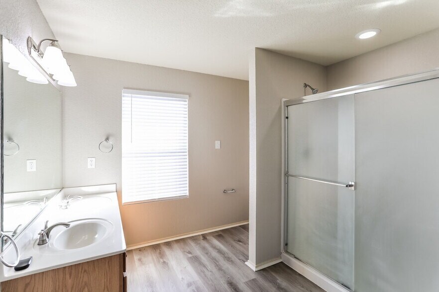 Building Photo - 549 Crystal Springs Dr