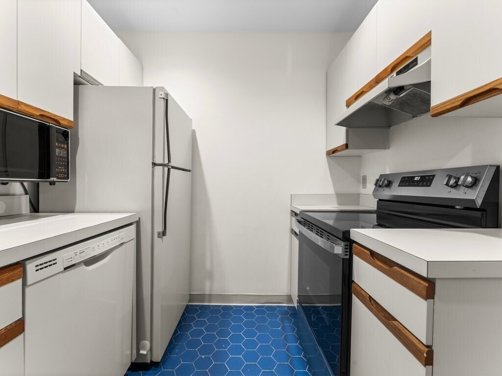 Building Photo - 473 Beacon St