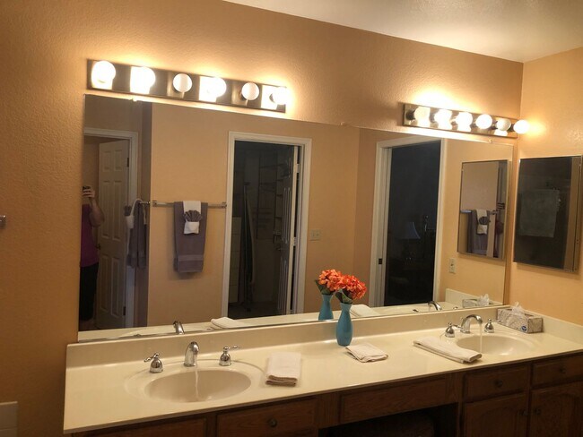 Building Photo - Manor 1485A Seasonal Rental
