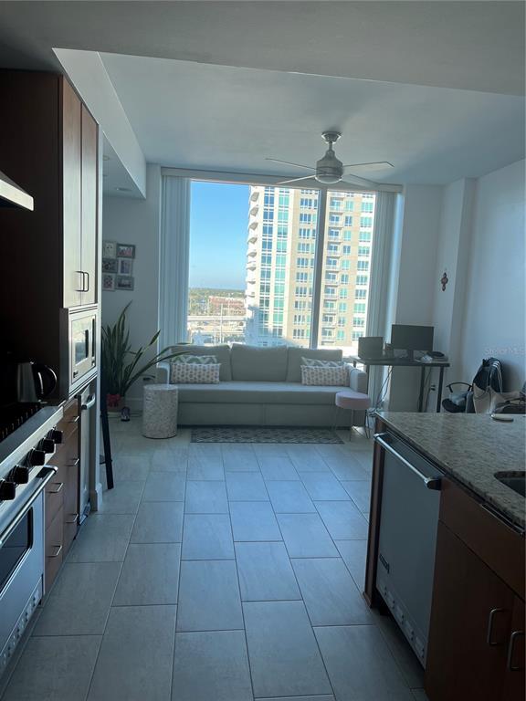 Building Photo - 1208 E Kennedy Blvd