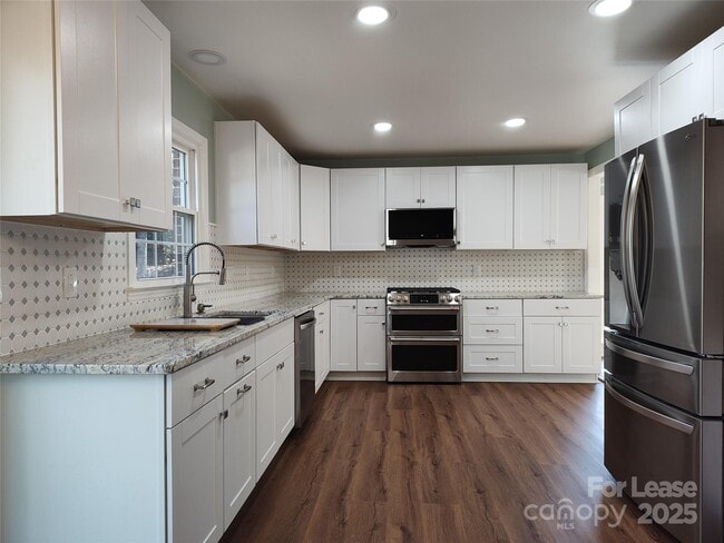 Building Photo - 5206 Dunrobin Ln