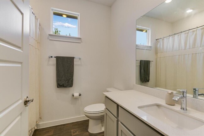 Building Photo - 14409 Cantarra Dr