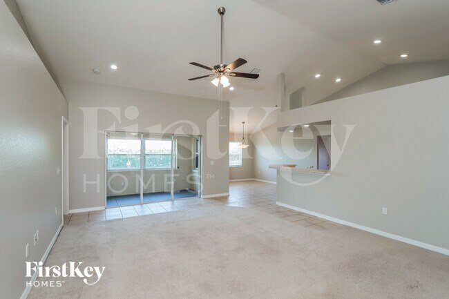 Building Photo - 2530 Pine Valley Dr