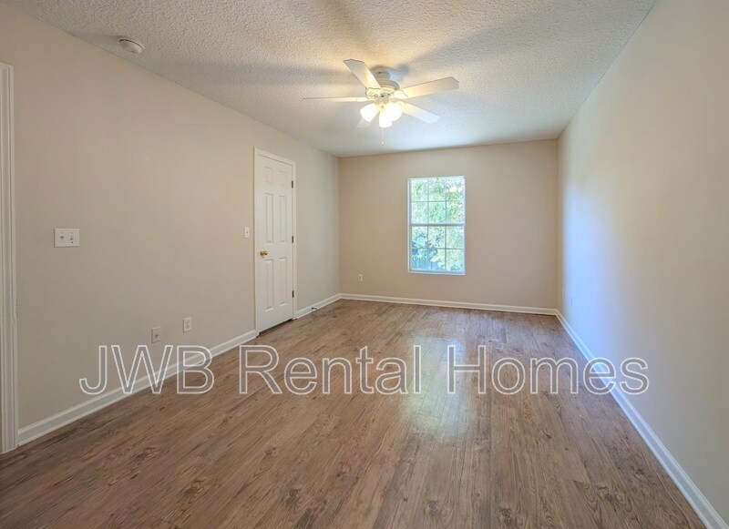 Building Photo - 2211 Faws St