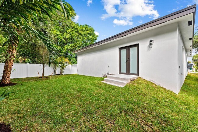 Building Photo - 2810 NW 7th St