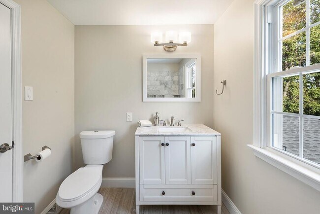 Building Photo - 450 Ridge Run