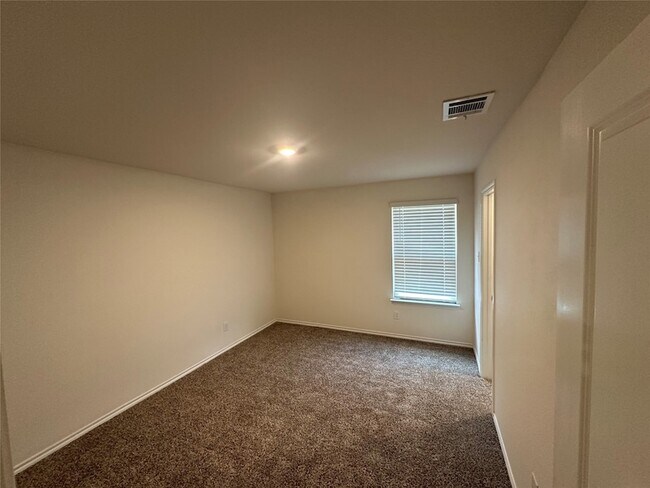 Building Photo - 2208 San Jacinto Wy