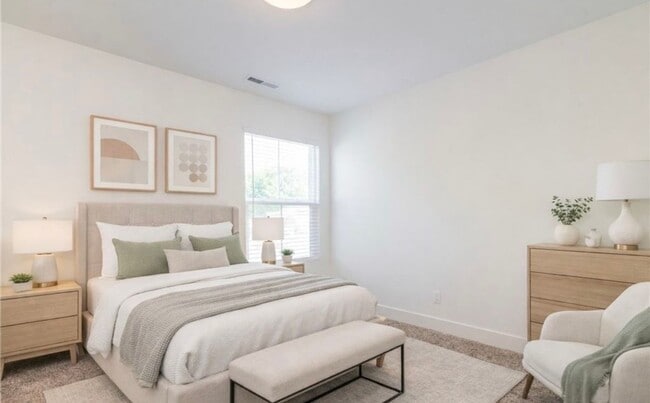 Building Photo - 3BR/2.5BA Home for Rent in Jeffersonville!  Two Car Attached Garage!