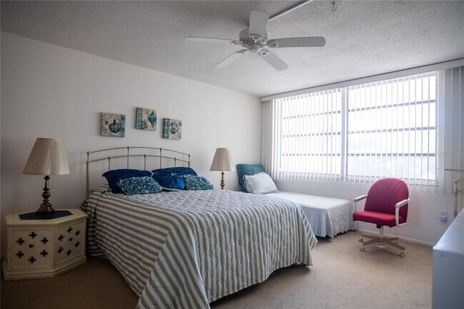 Building Photo - 2630 Pearce Dr