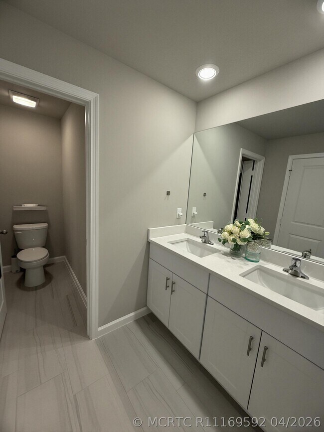 Building Photo - 389 Salisbury Cir