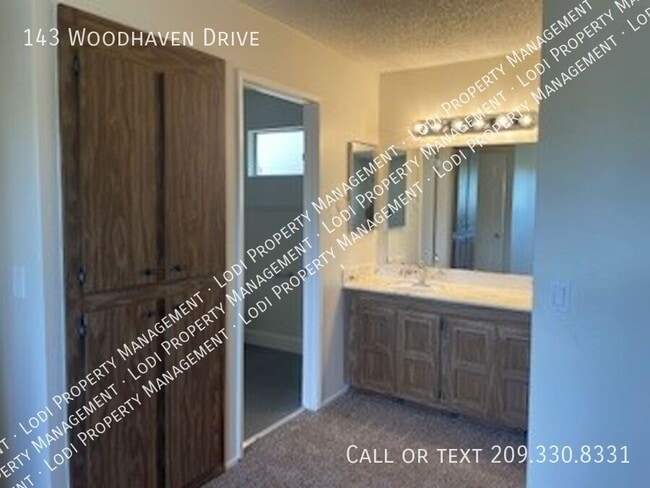 Building Photo - 143 Woodhaven Dr