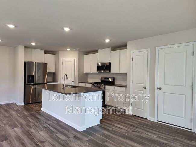 Building Photo - 3247 Crawford Ave