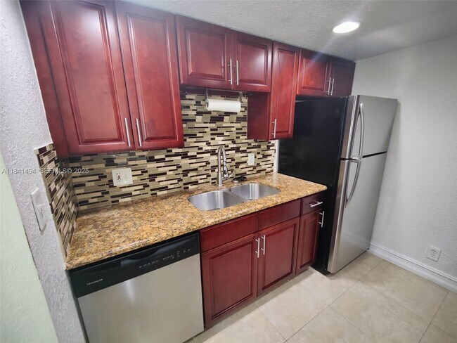 Building Photo - 616 Executive Center Dr