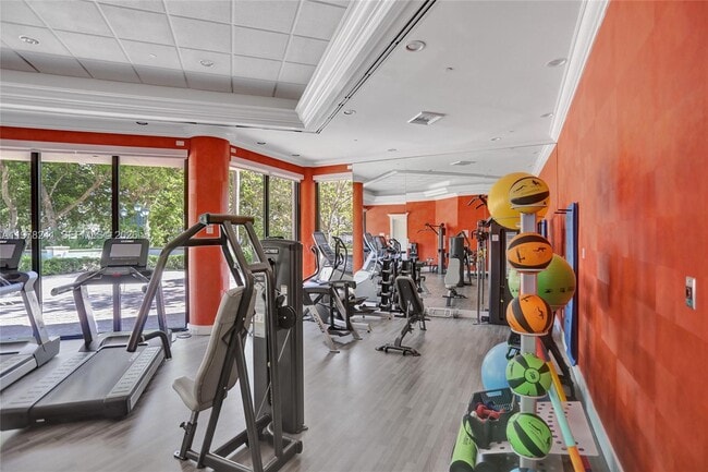 Building Photo - 2000 Island Blvd