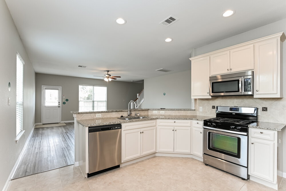 Building Photo - 17611 Sulphur Stream Dr