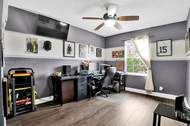 Building Photo - 18071 Clear Brook Cir