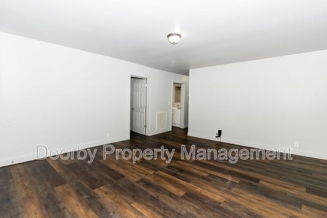 Building Photo - 512 Deck Dr