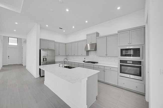 Building Photo - 13917 Vivant Dr