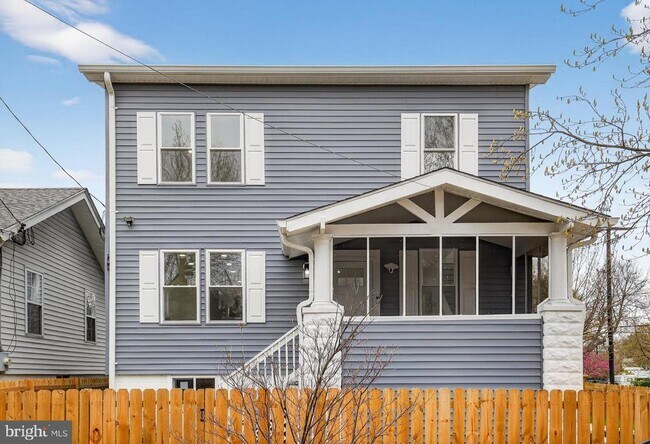 Building Photo - 2932 Yost Pl NE