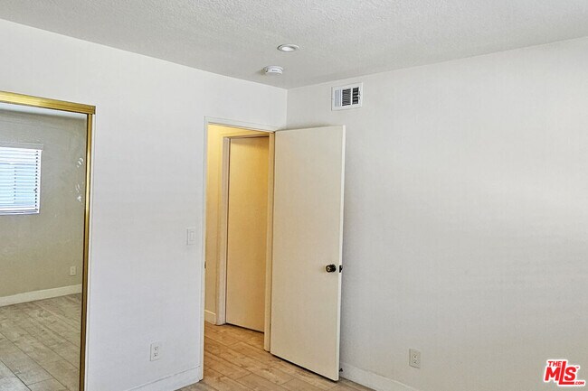 Building Photo - 18130 Oxnard St