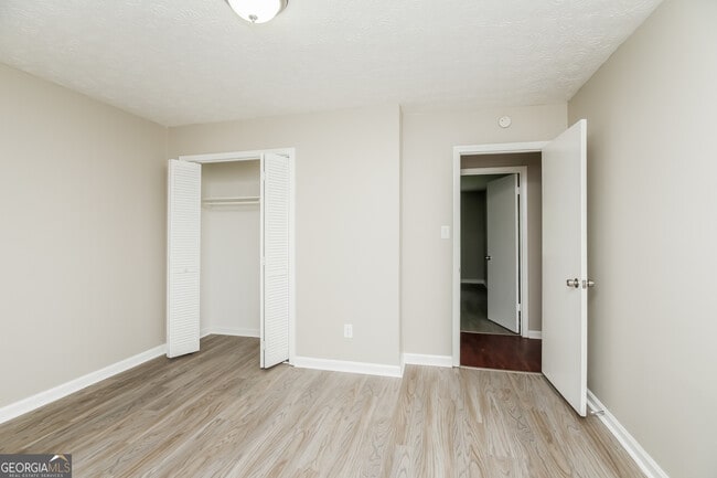 Building Photo - 120 Hearth Way