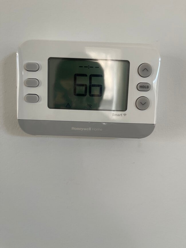 Building Photo - 5531 S May St