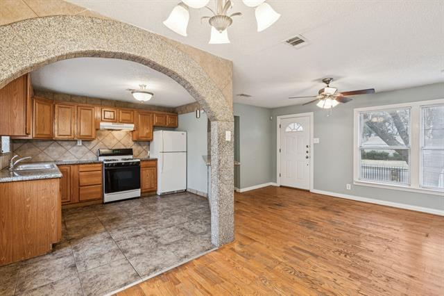 Building Photo - 10710 Joaquin Dr