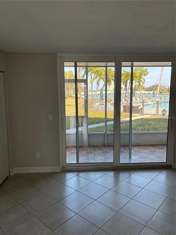 Building Photo - 7401 Bay Island Dr S