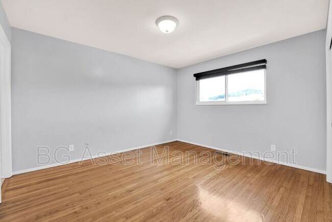 Building Photo - 6249 Highland Ave