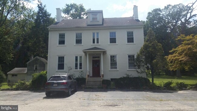 Building Photo - 211 S Henderson Rd