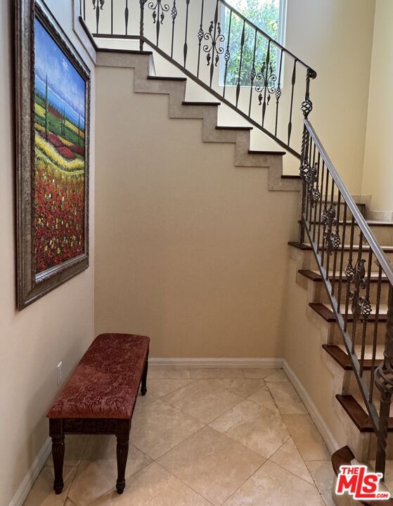 Building Photo - 458 S Clark Dr