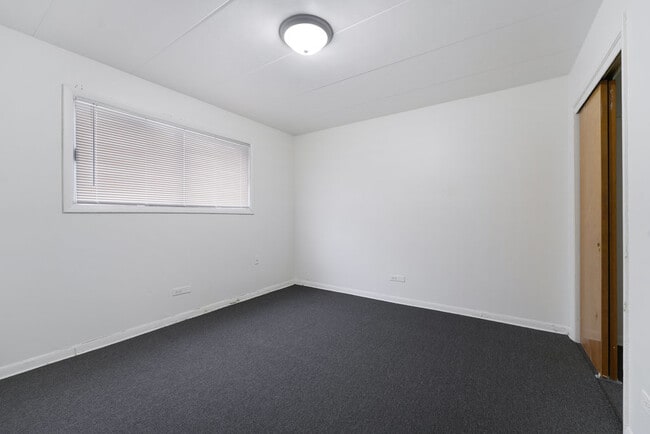 Building Photo - 12510 Vincennes Rd