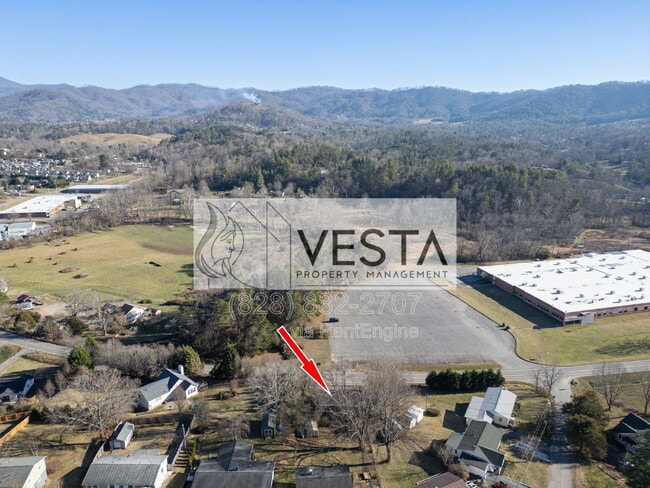 Building Photo - 130 Reems Creek Rd