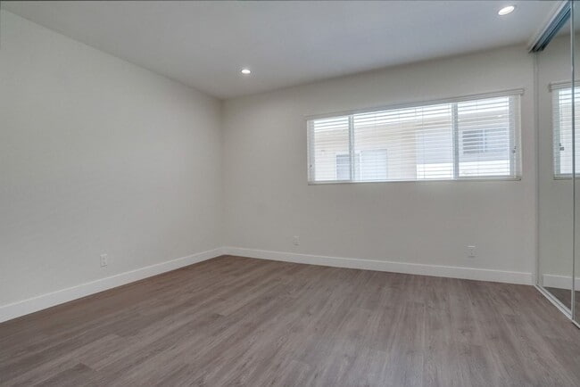 Building Photo - 441 W Queen St