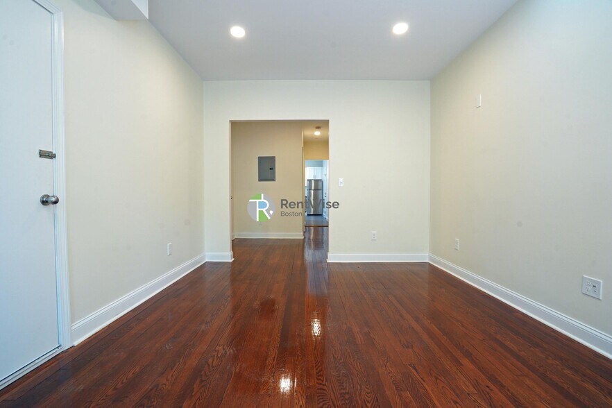 Building Photo - 123 Sutherland Rd