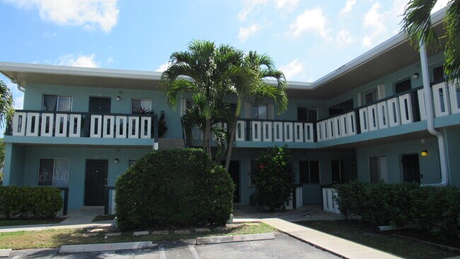 Building Photo - 306 E Ocean Ave