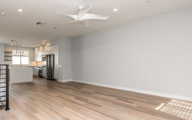 Building Photo - Want to live in the Carlsbad Village!