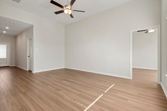 Building Photo - 417 Mustang Trot Dr