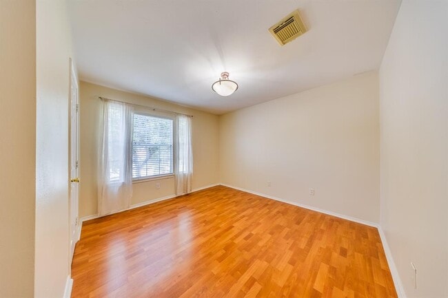 Building Photo - 18426 Stark Point Ct