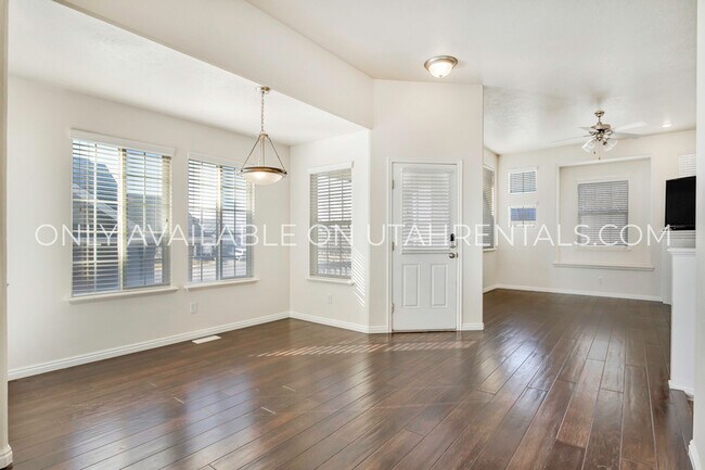 Building Photo - 4306 N Chestnut Oak Dr