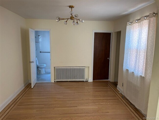 Building Photo - 1086 Tulip Ave