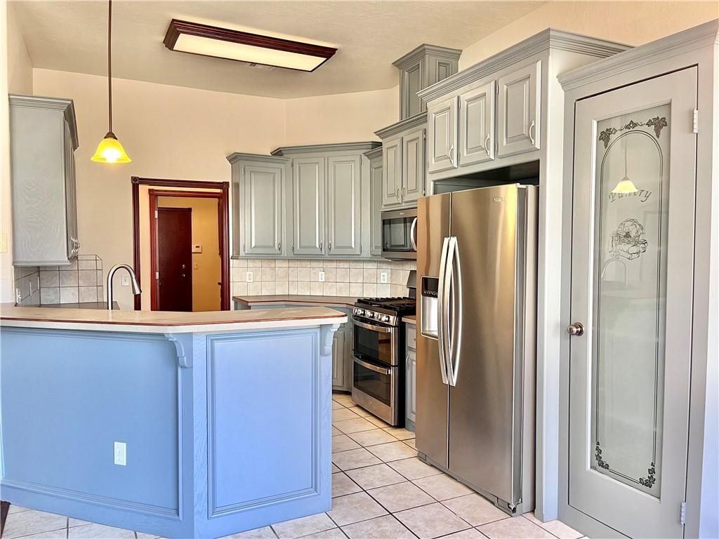 Building Photo - 628 Allison Ln