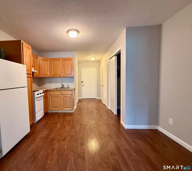 Building Photo - 289 Main Ave