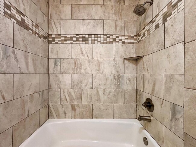 Building Photo - 808 Lone Star Dr
