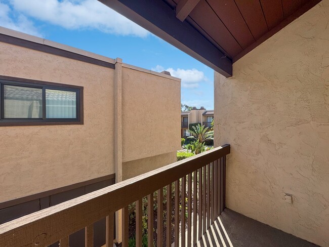 Building Photo - Beautiful 2B/1.5BA Condo in Mira Mesa!