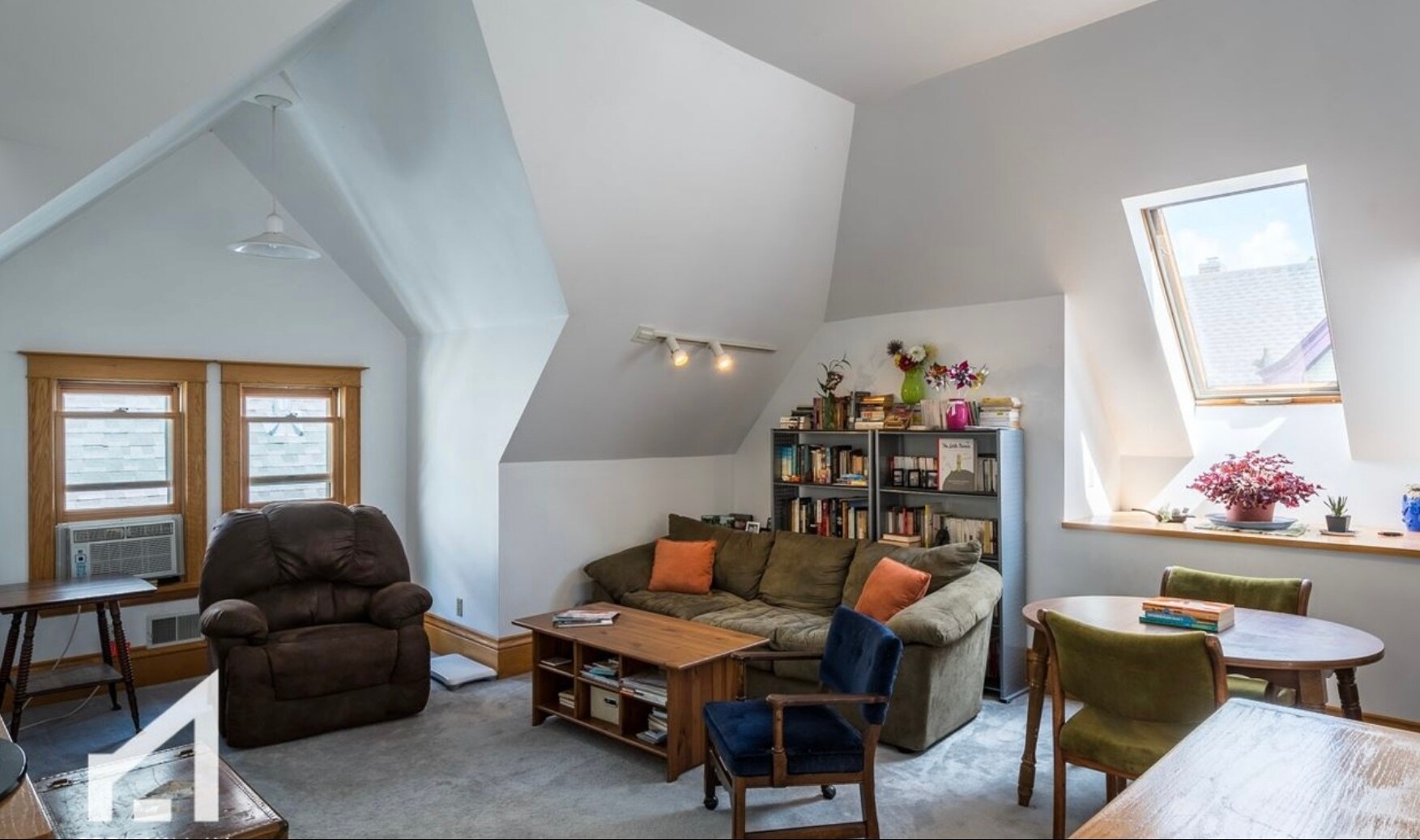 common space - 1049 Spaight St